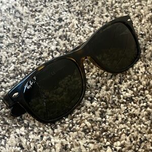 Ray-Ban Polarized Sunglasses 🕶️